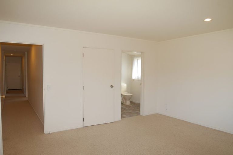 Photo of property in 125 Queens Road, Waikanae Beach, Waikanae, 5036