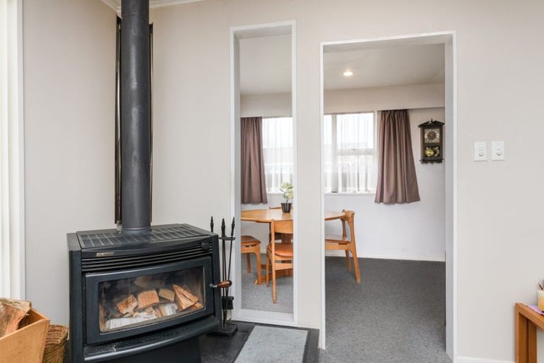 Photo of property in 1 Essex Place, Milson, Palmerston North, 4414
