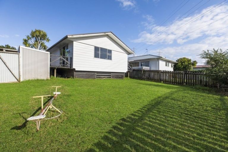 Photo of property in 24a/3 Waimumu Road, Massey, Auckland, 0614