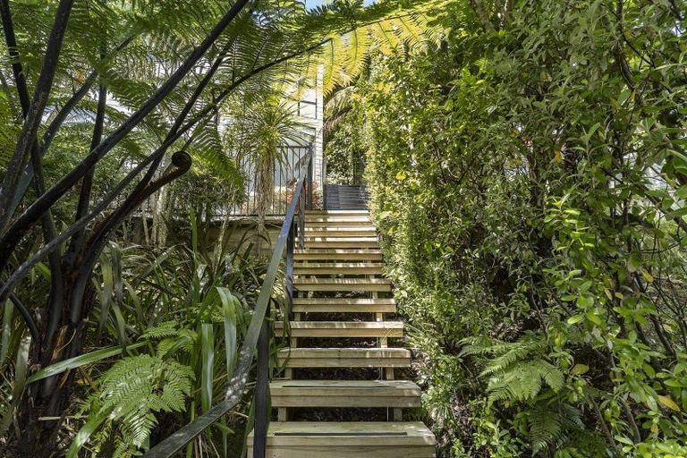 Photo of property in 20a Montgomery Avenue, Karori, Wellington, 6012