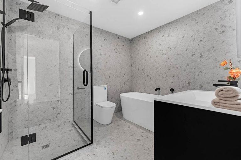 Photo of property in 11d Trinidad Road, Sunnynook, Auckland, 0620