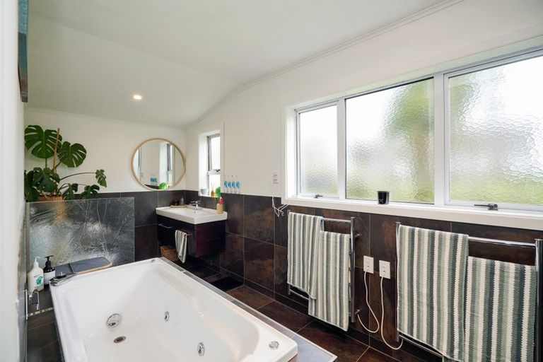 Photo of property in 70 Pomona Road East, Makarewa, Invercargill, 9876