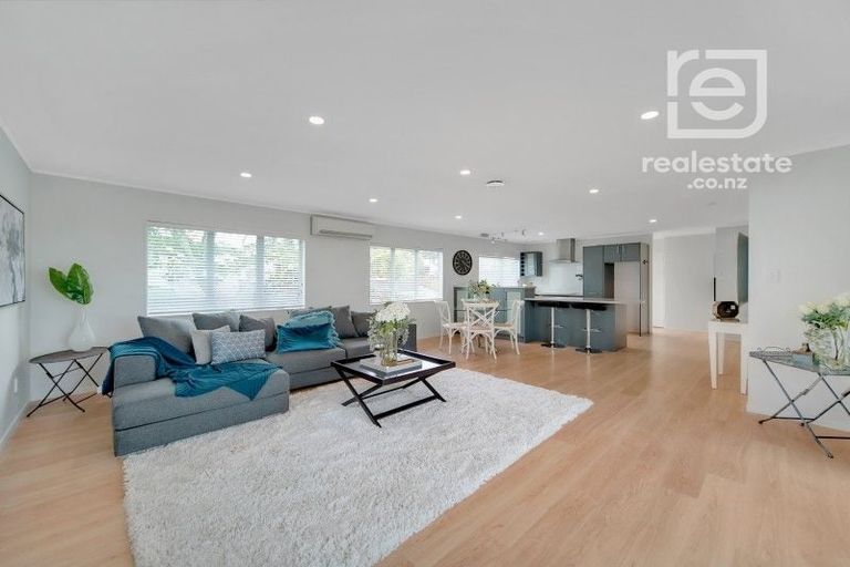 Photo of property in 60 De Quincey Terrace, Highland Park, Auckland, 2010