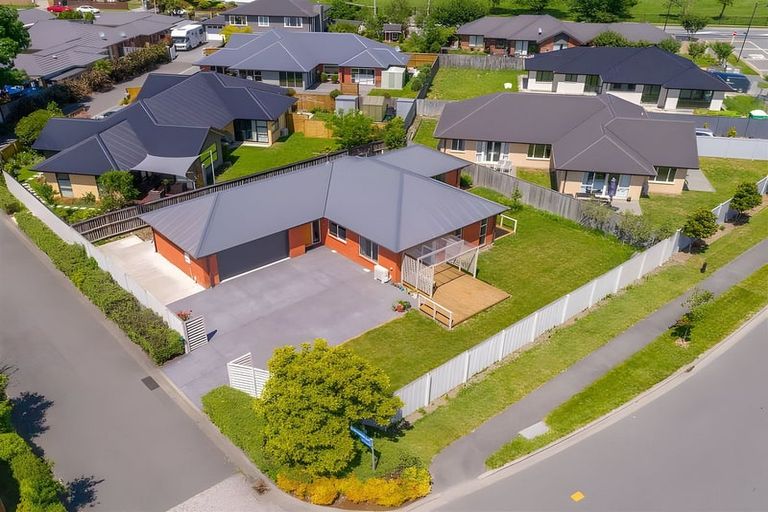 Photo of property in 2 Mimosa Lane, Yaldhurst, Christchurch, 8042
