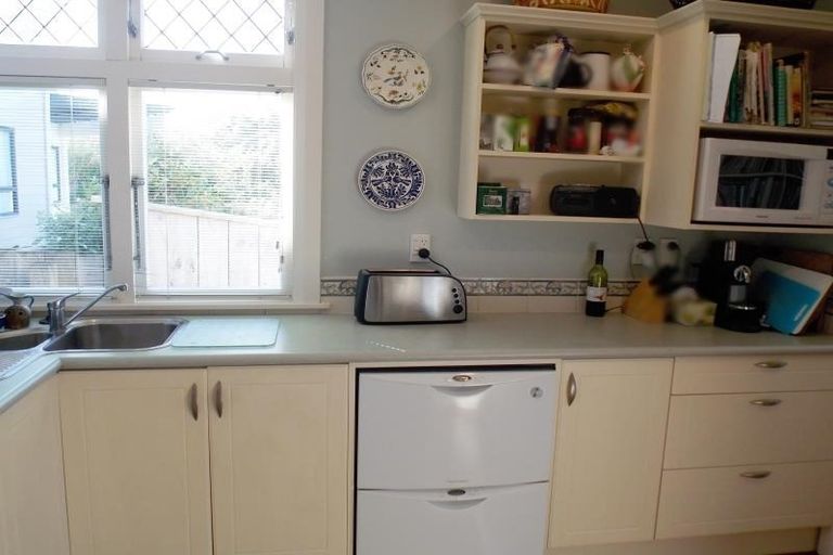 Photo of property in 32 Beauchamp Street, Karori, Wellington, 6012