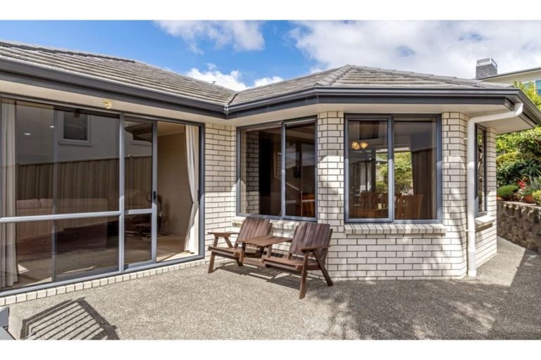 Photo of property in 66 Grovenor Drive, Orewa, 0931