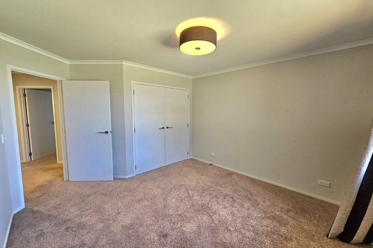 Photo of property in 18 Keene Drive, Bell Block, New Plymouth, 4312