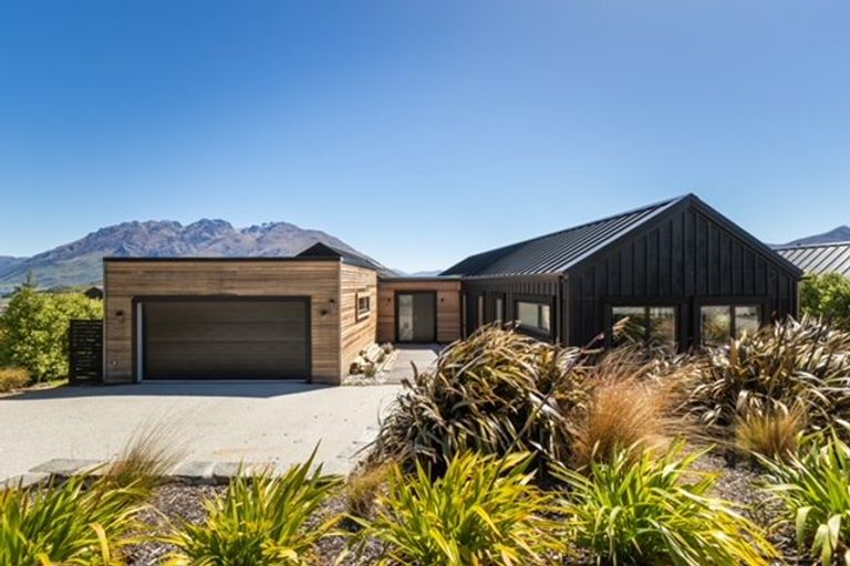 Photo of property in 13 Falconer Rise, Jacks Point, Queenstown, 9371