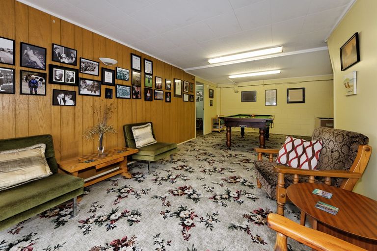 Photo of property in 2 Hilling Street, Titirangi, Auckland, 0604