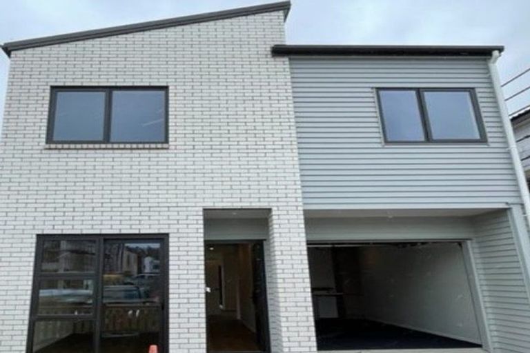 Photo of property in 17 Pilot Drive, Hobsonville, Auckland, 0616