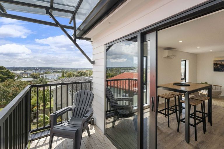 Photo of property in 16 James Laurie Street, Henderson, Auckland, 0612