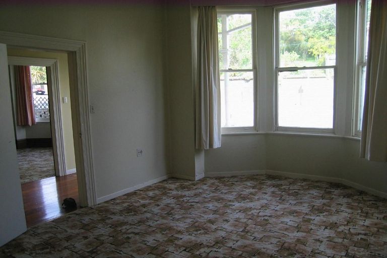 Photo of property in 19 Myrtle Crescent, Mount Cook, Wellington, 6021