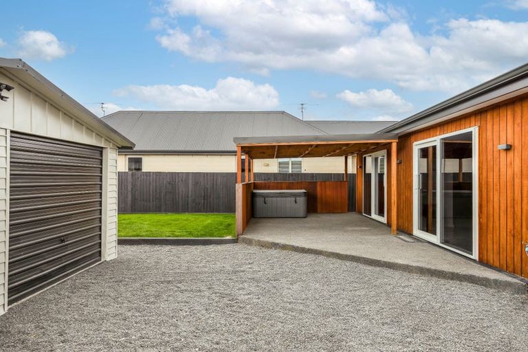 Photo of property in 15 Ivory Street, Rangiora, 7400