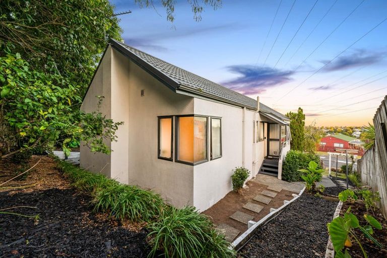 Photo of property in 56 Garton Drive, Massey, Auckland, 0614