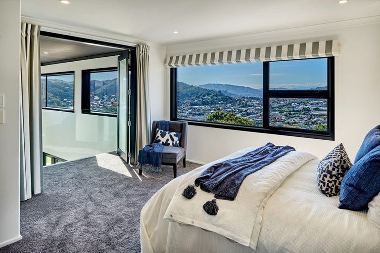 Photo of property in 4 Caughley Grove, Karori, Wellington, 6012