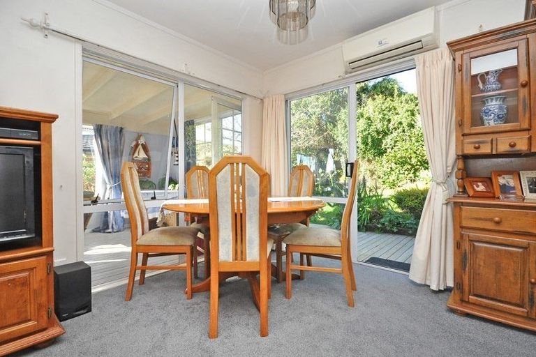 Photo of property in 3 Pohutukawa Avenue, Red Beach, 0932