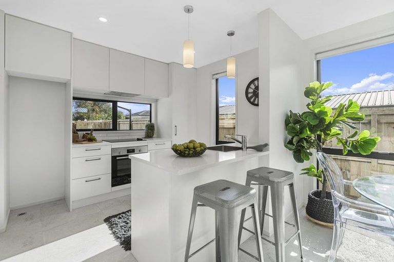 Photo of property in 12f Greenock Road, Ranui, Auckland, 0612