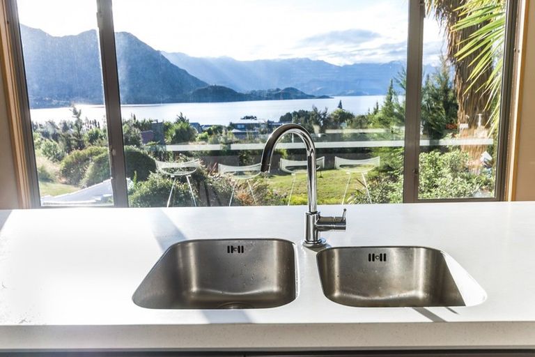 Photo of property in 13 Minaret Ridge, Wanaka, 9305