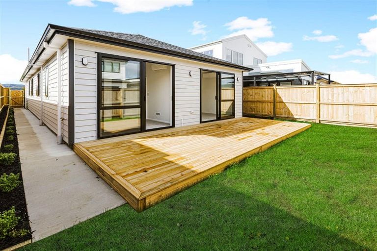 Photo of property in 38 Hari Road, Karaka, 2113