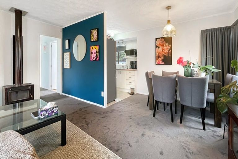 Photo of property in 7 Angeline Place, Massey, Auckland, 0614