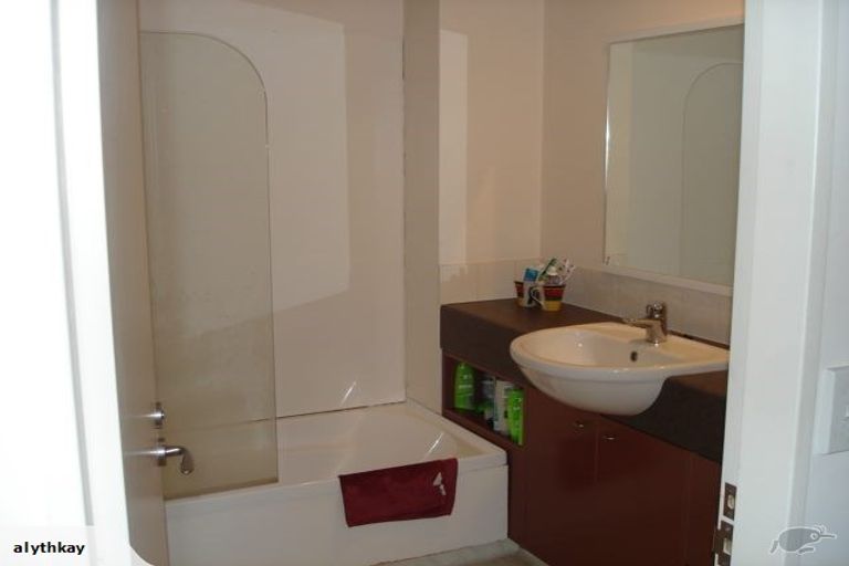 Photo of property in Hume House, 18/152u The Terrace, Wellington Central, Wellington, 6011