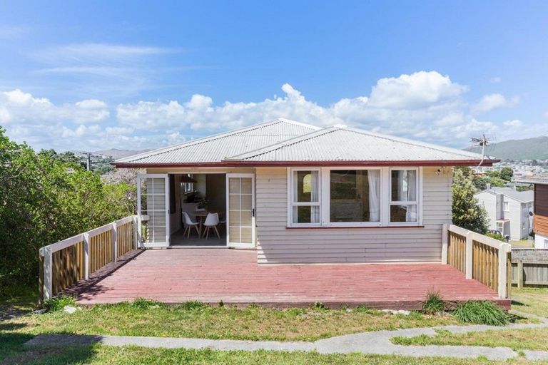 Photo of property in 54 Owhiti Street, Titahi Bay, Porirua, 5022