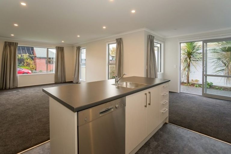 Photo of property in 1/4 Payling Lane, Mairehau, Christchurch, 8052