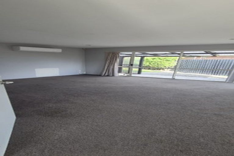 Photo of property in 28 Kirsten Place, Parklands, Christchurch, 8083