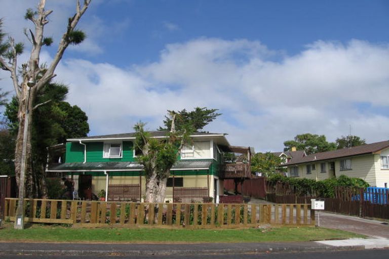 Photo of property in 14 Waari Avenue, Sunnyvale, Auckland, 0612