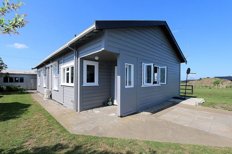 Photo of property in 357 Ketemarae Road, Hawera, 4675