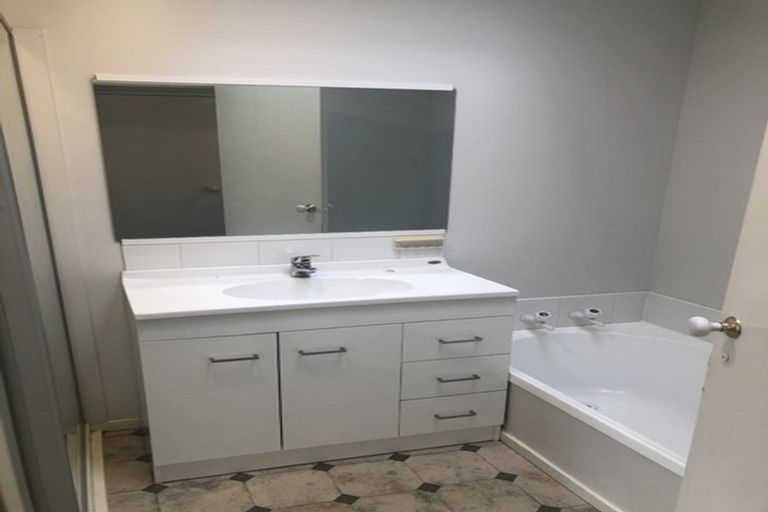Photo of property in 83 Romana Crescent, Papamoa Beach, Papamoa, 3118