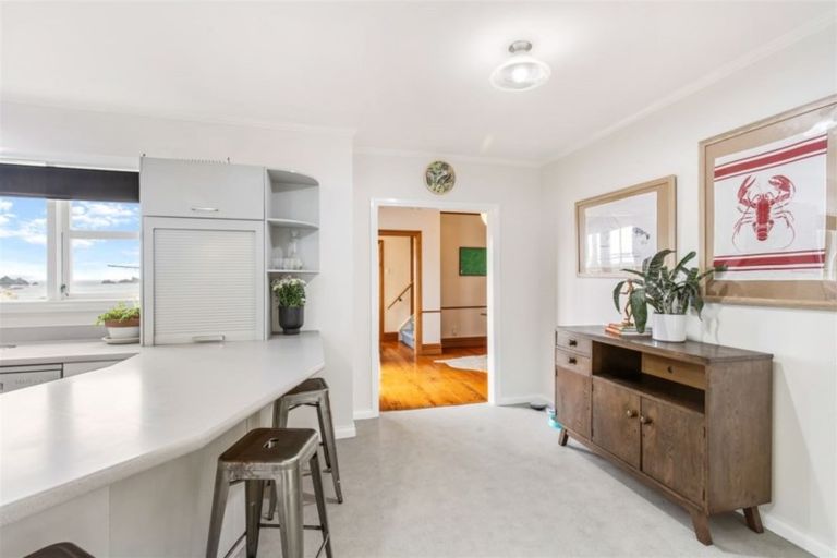 Photo of property in 346 The Esplanade, Island Bay, Wellington, 6023