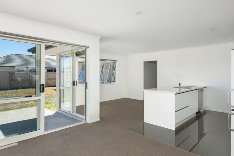 Photo of property in 30 Livingstone Drive, Papamoa Beach, Papamoa, 3118