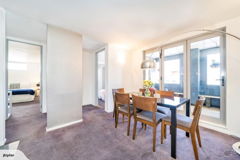 Photo of property in 8u6b Lipman Street, Mount Victoria, Wellington, 6011