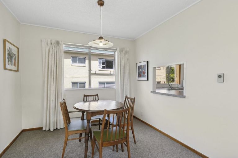 Photo of property in 2/39 Waipapa Road, Hataitai, Wellington, 6021