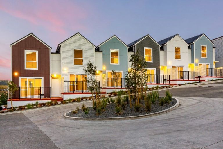 Photo of property in 49 Cleat Street, Whitby, Porirua, 5024