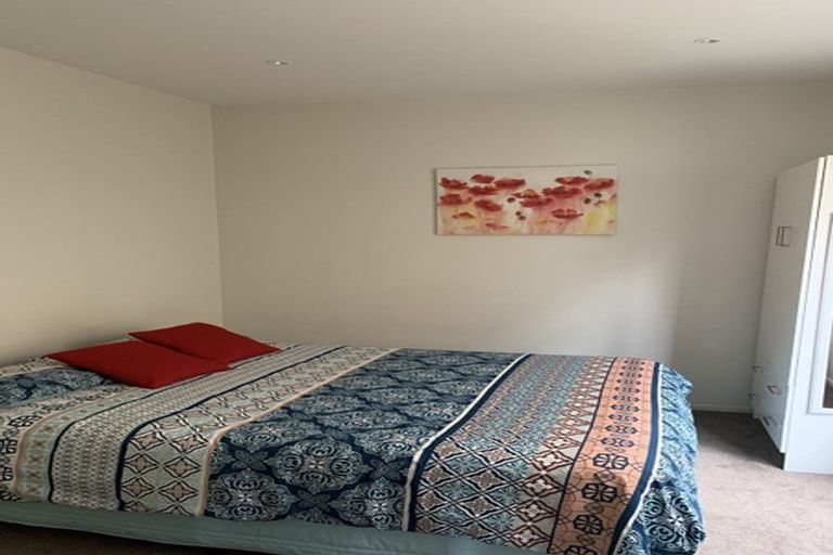 Photo of property in 73 Tamahere Drive, Glenfield, Auckland, 0629