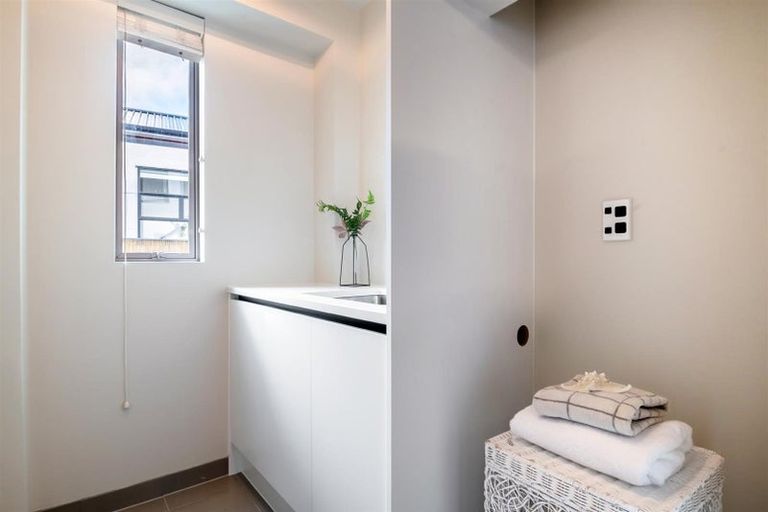 Photo of property in 22b Beach Road, Castor Bay, Auckland, 0620