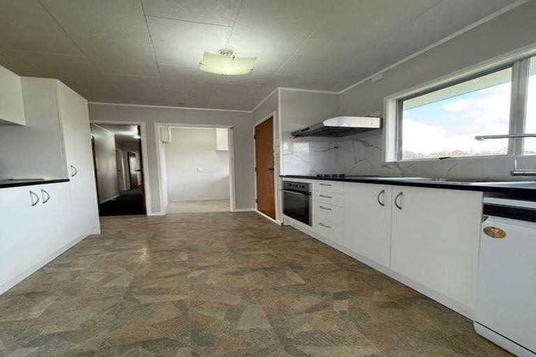 Photo of property in 101a Triangle Road, Massey, Auckland, 0614