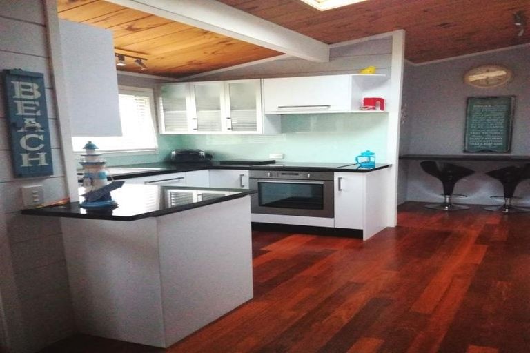 Photo of property in 112 Manly Street, Paraparaumu Beach, Paraparaumu, 5032