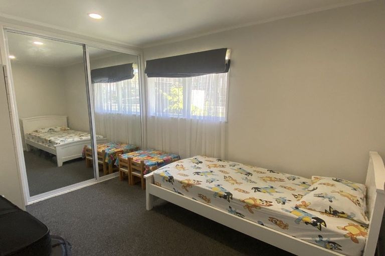 Photo of property in 13 Castleton Street, Birkdale, Auckland, 0626