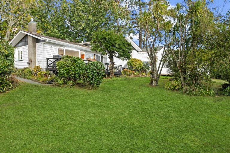 Photo of property in 2 Kay Road, Swanson, Auckland, 0614
