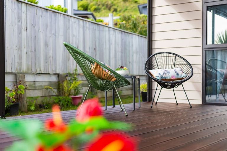 Photo of property in 5 Waitaria Terrace, Aotea, Porirua, 5024