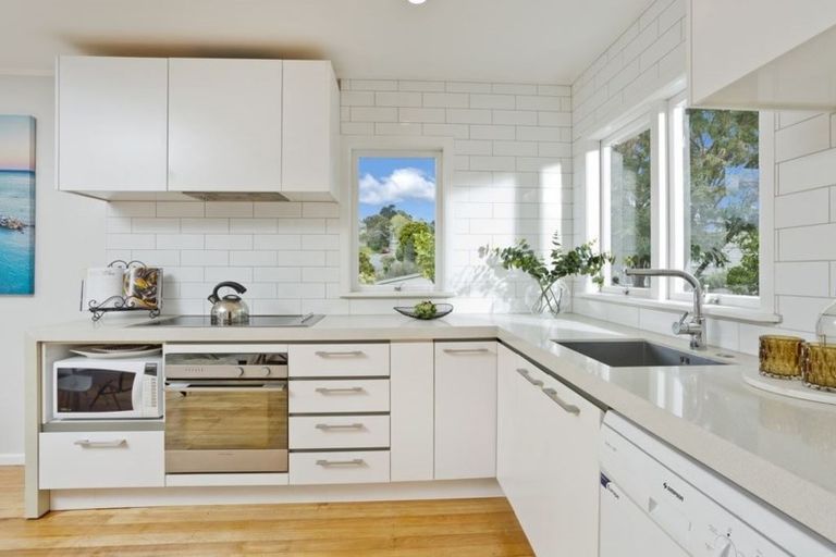 Photo of property in 1/97 Eskdale Road, Birkdale, Auckland, 0626