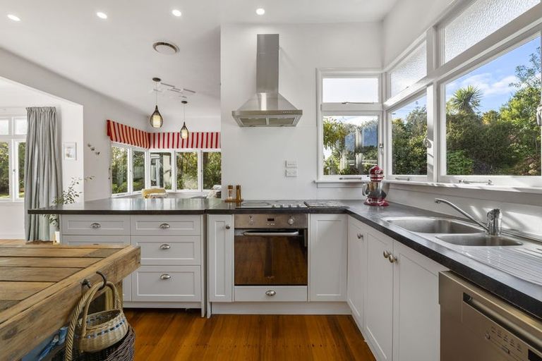 Photo of property in 46 Carthew Street, Okato, 4335