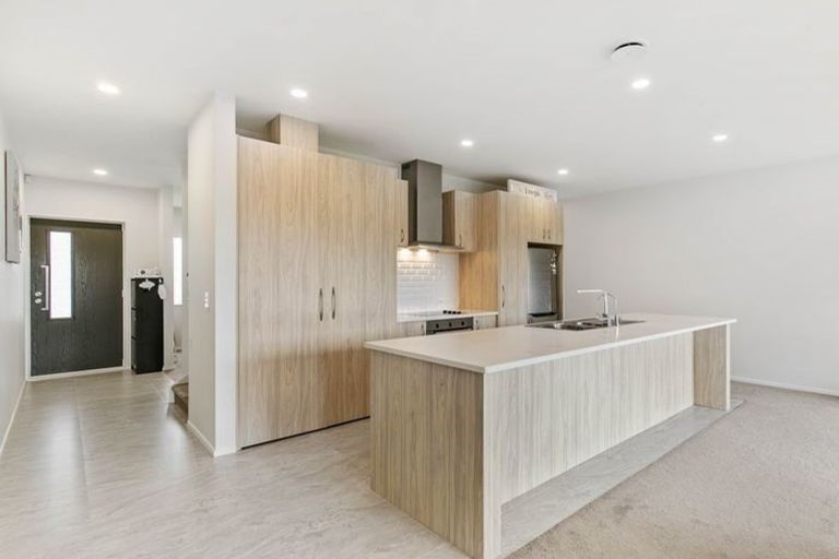 Photo of property in 11 Riroriro Close, Papakura, 2110