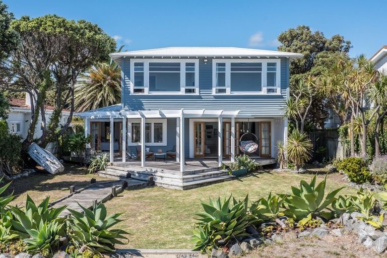 Photo of property in 9 Manly Street, Paraparaumu Beach, Paraparaumu, 5032