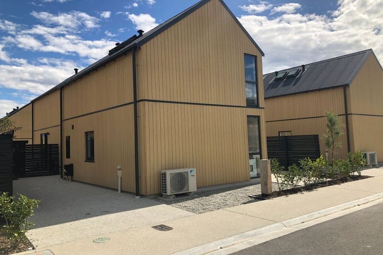 Photo of property in 62 Casterway Crescent, Jacks Point, 9371