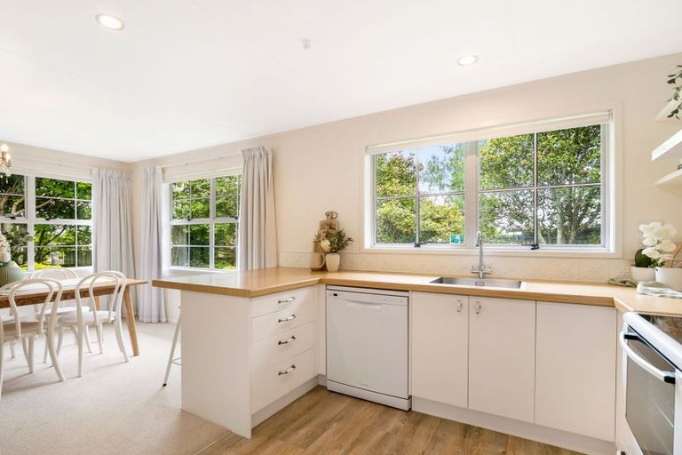 Photo of property in 9 Walnut Place, Owhata, Rotorua, 3010