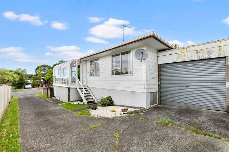 Photo of property in 1/39 Reynella Drive, Massey, Auckland, 0614
